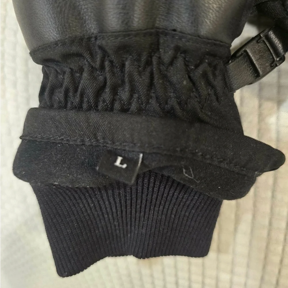 Black Winter Gloves by Cevapro